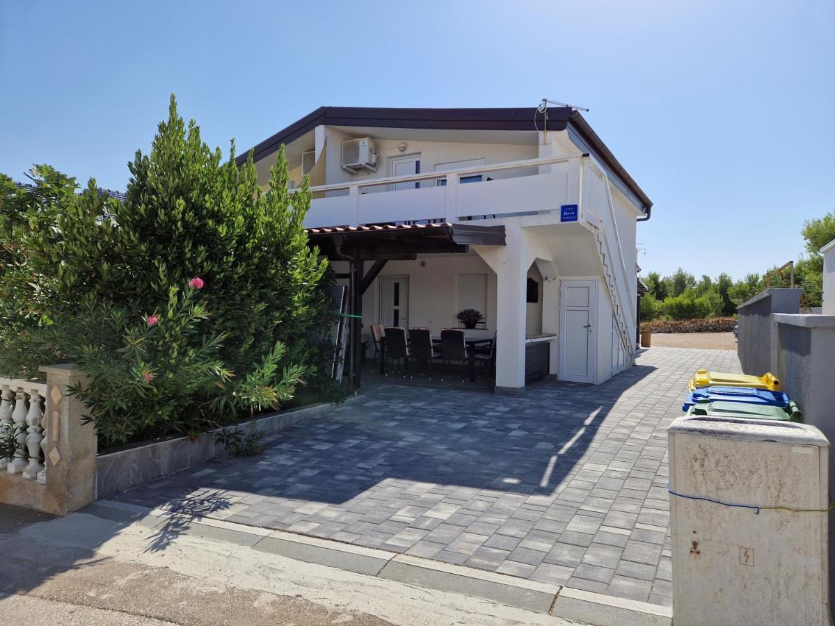 Apartmani Deak Vir Extérieur photo