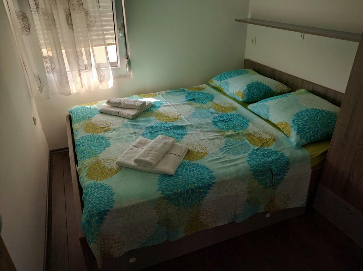 Apartmani Deak Vir Extérieur photo