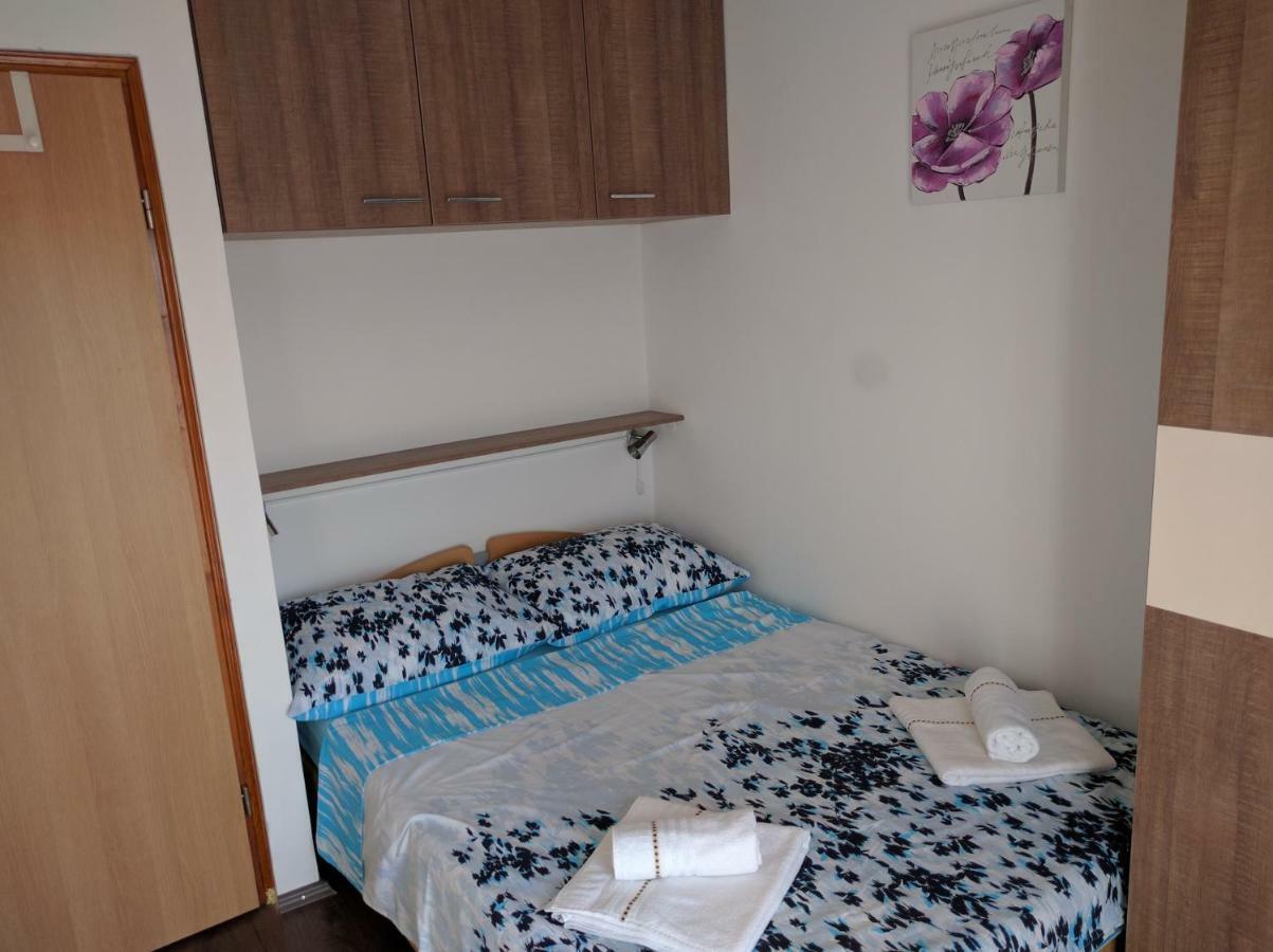 Apartmani Deak Vir Extérieur photo